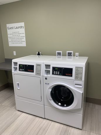 Imagen de los interiores del Hotel Holiday Inn Express and Suites Brunswick - Harpers Ferry Area, an IHG. Foto 14