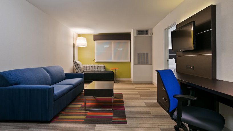 Imagen de la habitación del Hotel Holiday Inn Express and Suites Burlington, An Ihg, Burlington. Foto 7