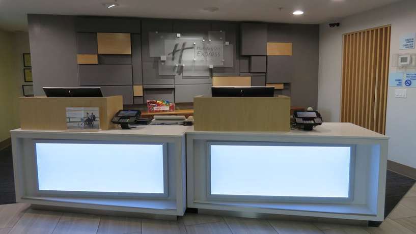 Imagen de los interiores del Hotel Holiday Inn Express and Suites Burlington, An Ihg. Foto 14