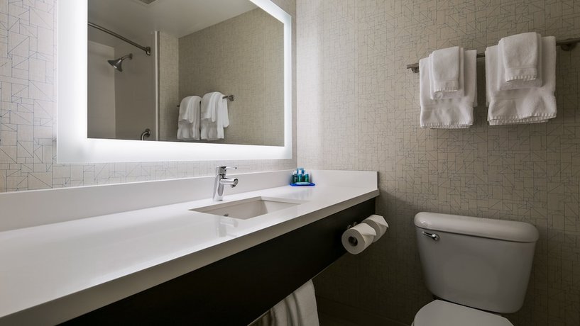 Imagen de la habitación del Hotel Holiday Inn Express and Suites Burlington, An Ihg. Foto 9
