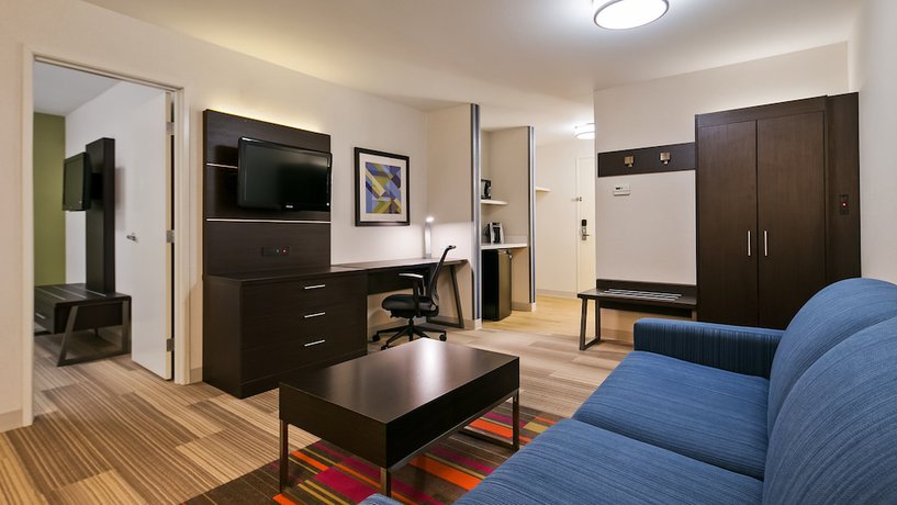 Imagen de la habitación del Hotel Holiday Inn Express and Suites Burlington, An Ihg. Foto 12