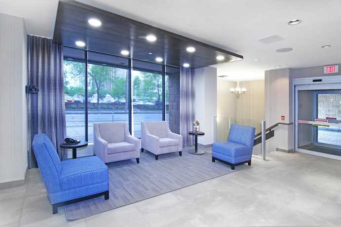 Imagen de los interiores del Hotel Holiday Inn Express and Suites Calgary. Foto 19