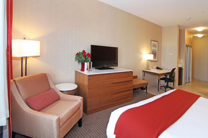 Imagen de la habitación del Hotel Holiday Inn Express and Suites Calgary Nw - University Area, An Ihg. Foto 4