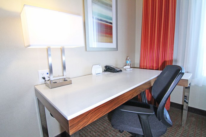 Imagen de la habitación del Hotel Holiday Inn Express and Suites Calgary Nw - University Area, An Ihg. Foto 10
