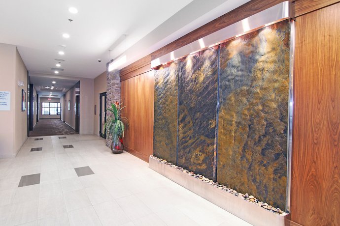 Imagen de los interiores del Hotel Holiday Inn Express and Suites Calgary Nw - University Area, An Ihg. Foto 21