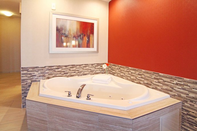 Imagen de la habitación del Hotel Holiday Inn Express and Suites Calgary Nw - University Area, An Ihg. Foto 16