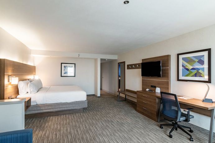 Imagen de la habitación del Hotel Holiday Inn Express and Suites Camarillo, An Ihg. Foto 3