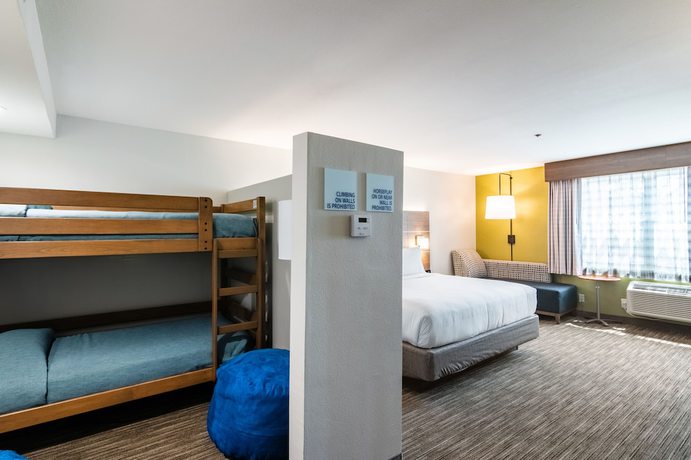 Imagen de la habitación del Hotel Holiday Inn Express and Suites Camarillo, An Ihg. Foto 19