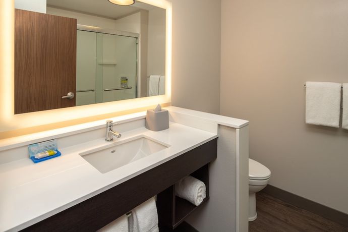 Imagen de la habitación del Hotel Holiday Inn Express and Suites Camas - Vancouver, an IHG. Foto 9