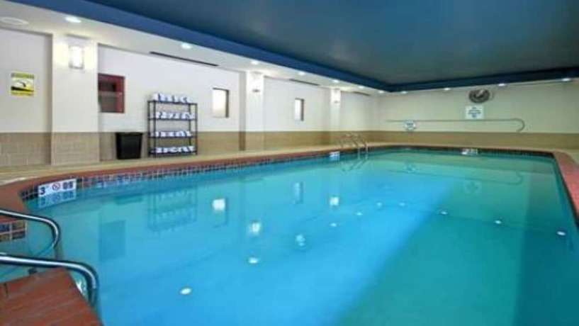 Imagen de la piscina del Hotel Holiday Inn Express and Suites Canyon. Foto 20