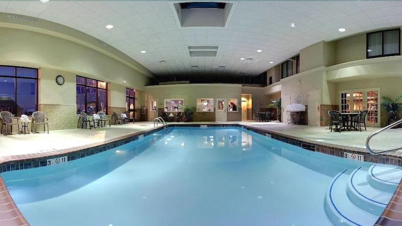 Imagen de la piscina del Hotel Holiday Inn Express and Suites Cape Girardeau I-55, An Ihg. Foto 19