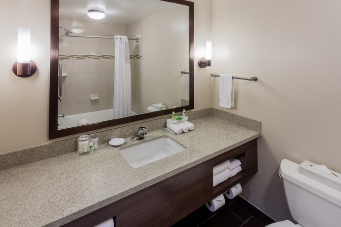 Imagen de la habitación del Hotel Holiday Inn Express and Suites Carpinteria, An Ihg. Foto 9