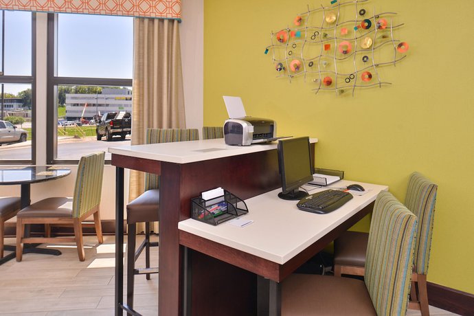 Imagen de los interiores del Hotel Holiday Inn Express and Suites Central Omaha, An Ihg. Foto 17