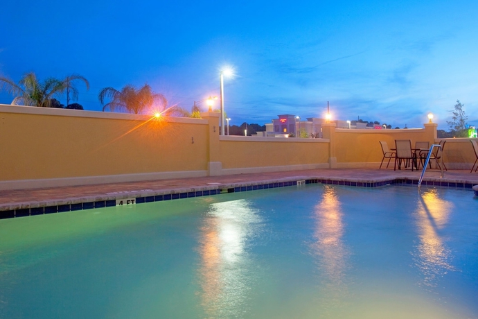 Imagen de la piscina del Hotel Holiday Inn Express and Suites Chaffee-jacksonville West, An Ihg. Foto 15