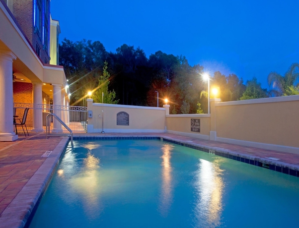 Imagen de la piscina del Hotel Holiday Inn Express and Suites Chaffee-jacksonville West, An Ihg. Foto 17