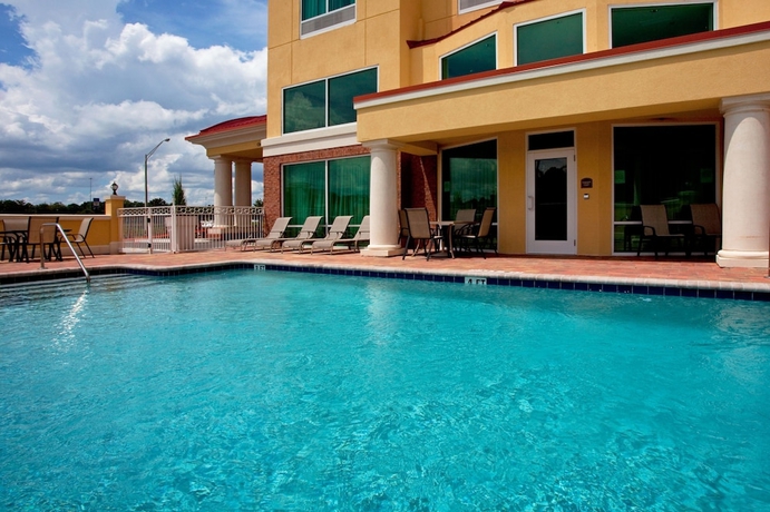 Imagen de la piscina del Hotel Holiday Inn Express and Suites Chaffee-jacksonville West, An Ihg. Foto 18