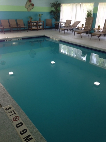 Imagen de la piscina del Hotel Holiday Inn Express and Suites Charlotte Arrowood, An Ihg. Foto 16