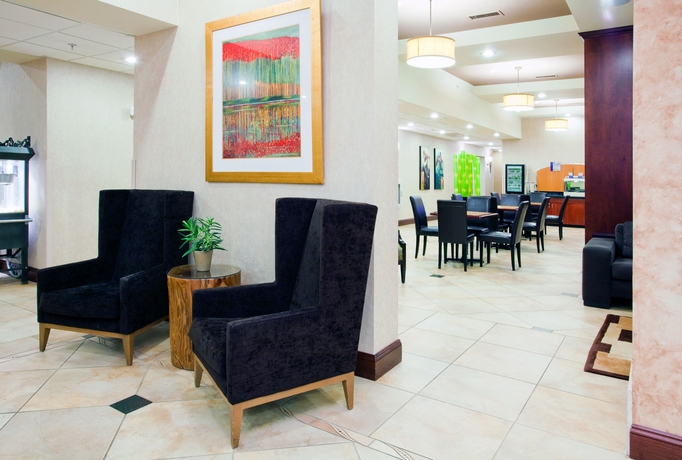 Imagen de los interiores del Hotel Holiday Inn Express and Suites Charlotte Arrowood, An Ihg. Foto 13