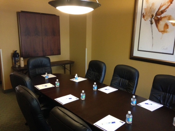 Imagen de los interiores del Hotel Holiday Inn Express and Suites Charlotte Arrowood, An Ihg. Foto 15