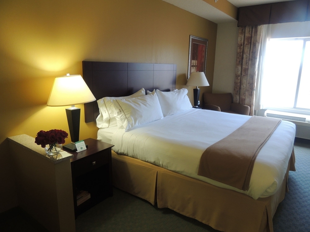 Imagen de la habitación del Hotel Holiday Inn Express and Suites Charlotte Arrowood, An Ihg. Foto 10