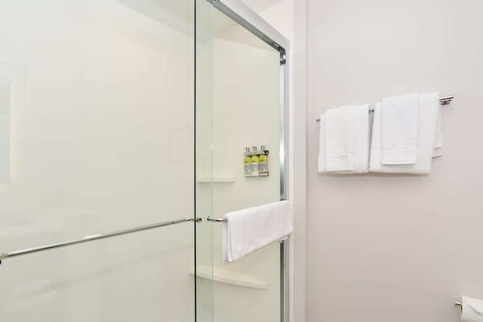 Imagen de la habitación del Hotel Holiday Inn Express and Suites Charlotte - Ballantyne. Foto 10