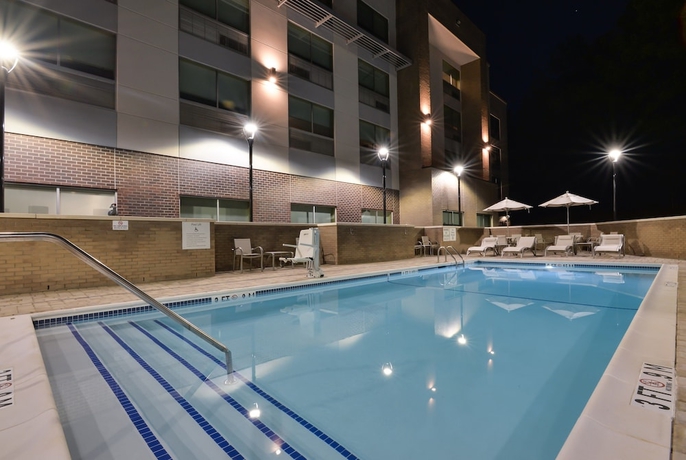 Imagen de la piscina del Hotel Holiday Inn Express and Suites Charlotte - Ballantyne. Foto 19