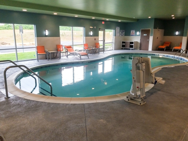 Imagen de la piscina del Hotel Holiday Inn Express and Suites Charlotte Ne - University Area. Foto 18