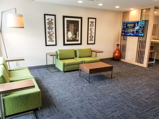 Imagen de los interiores del Hotel Holiday Inn Express and Suites Charlotte Ne - University Area. Foto 13
