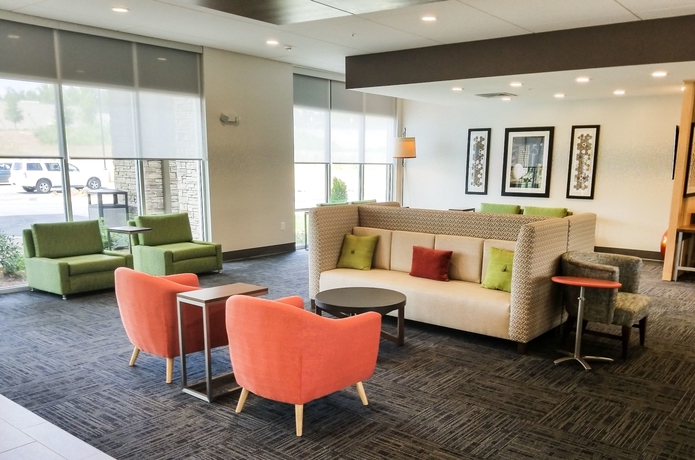 Imagen de los interiores del Hotel Holiday Inn Express and Suites Charlotte Ne - University Area. Foto 15