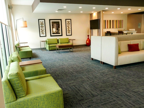 Imagen de los interiores del Hotel Holiday Inn Express and Suites Charlotte Ne - University Area. Foto 16