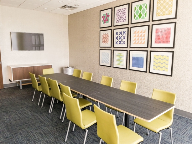 Imagen de los interiores del Hotel Holiday Inn Express and Suites Charlotte Ne - University Area. Foto 17