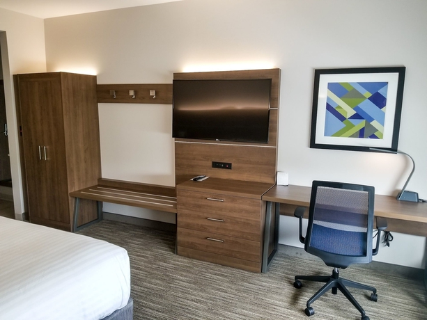 Imagen de la habitación del Hotel Holiday Inn Express and Suites Charlotte Ne - University Area. Foto 6