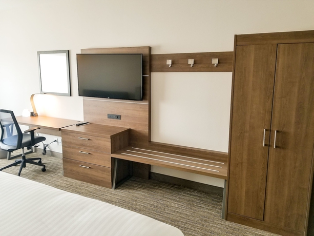 Imagen de la habitación del Hotel Holiday Inn Express and Suites Charlotte Ne - University Area. Foto 10