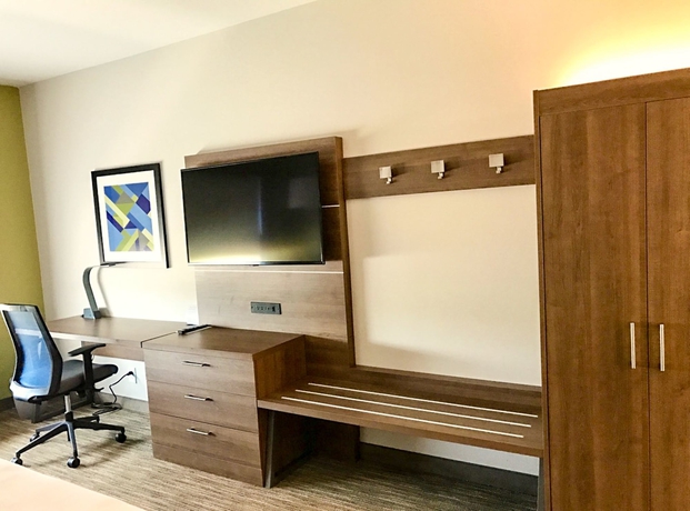 Imagen de la habitación del Hotel Holiday Inn Express and Suites Charlotte Ne - University Area. Foto 11