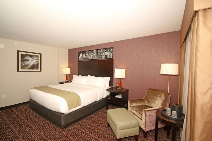 Imagen de la habitación del Hotel Holiday Inn Express and Suites Charlotte North, An Ihg. Foto 4