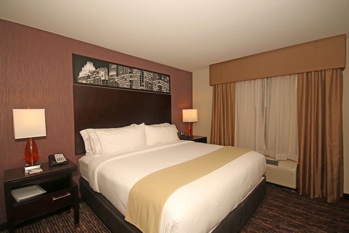 Imagen de la habitación del Hotel Holiday Inn Express and Suites Charlotte North, An Ihg. Foto 6