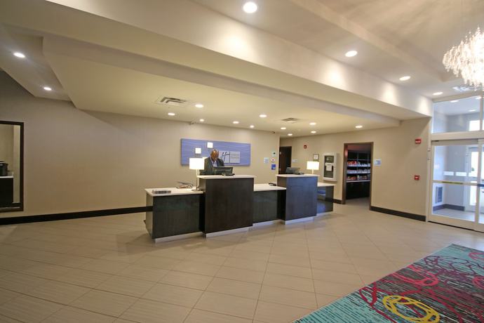 Imagen de los interiores del Hotel Holiday Inn Express and Suites Charlotte North, An Ihg. Foto 12