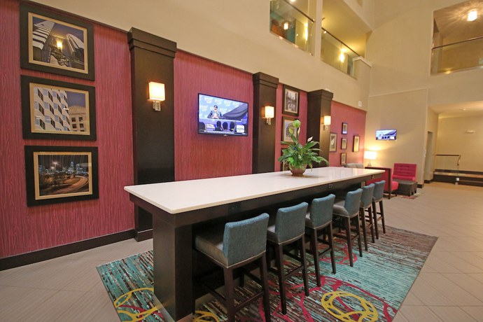Imagen de los interiores del Hotel Holiday Inn Express and Suites Charlotte North, An Ihg. Foto 16