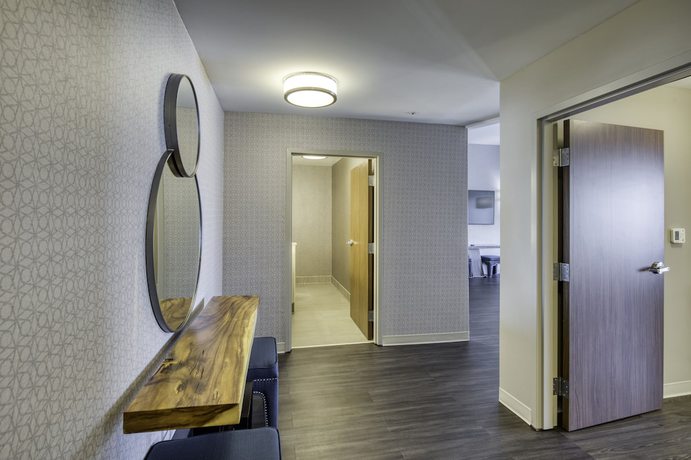 Imagen de la habitación del Hotel Holiday Inn Express and Suites Charlotte - South End, An Ihg. Foto 7