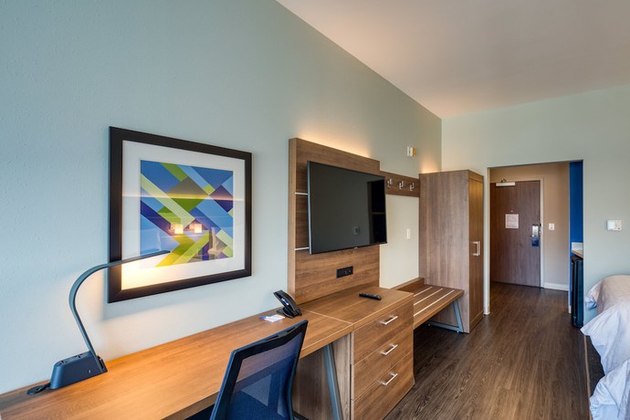 Imagen de la habitación del Hotel Holiday Inn Express and Suites Charlotte - South End, An Ihg. Foto 12