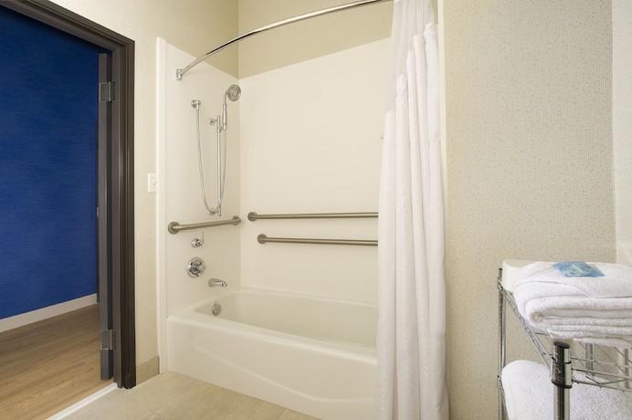 Imagen de la habitación del Hotel Holiday Inn Express and Suites Charlottesville - Ruckersville, An Ihg. Foto 14