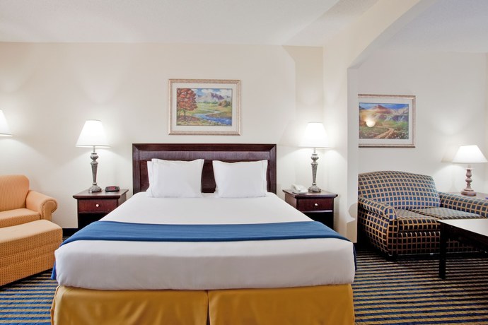 Imagen de la habitación del Hotel Holiday Inn Express and Suites Chesapeake, An Ihg. Foto 8