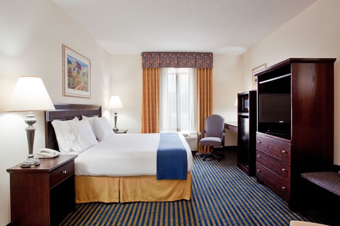 Imagen de la habitación del Hotel Holiday Inn Express and Suites Chesapeake, An Ihg. Foto 9