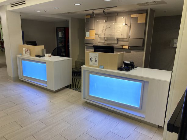 Imagen de los interiores del Hotel Holiday Inn Express and Suites Chesapeake, An Ihg. Foto 16