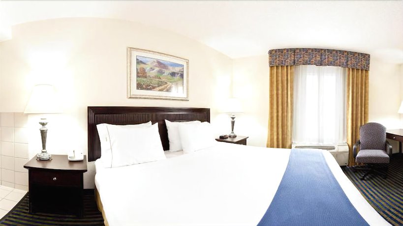 Imagen de la habitación del Hotel Holiday Inn Express and Suites Chesapeake, An Ihg. Foto 12