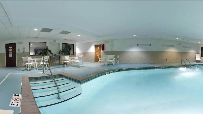 Imagen de la piscina del Hotel Holiday Inn Express and Suites Chesapeake, An Ihg. Foto 20