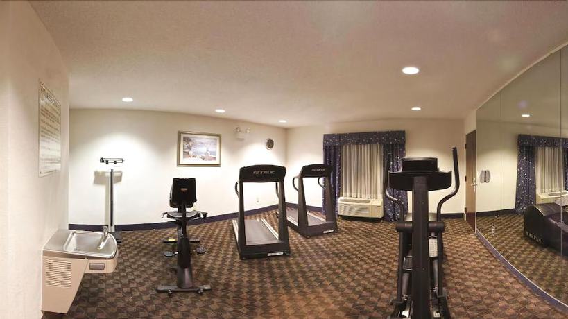 Imagen de los interiores del Hotel Holiday Inn Express and Suites Chesapeake, An Ihg. Foto 17