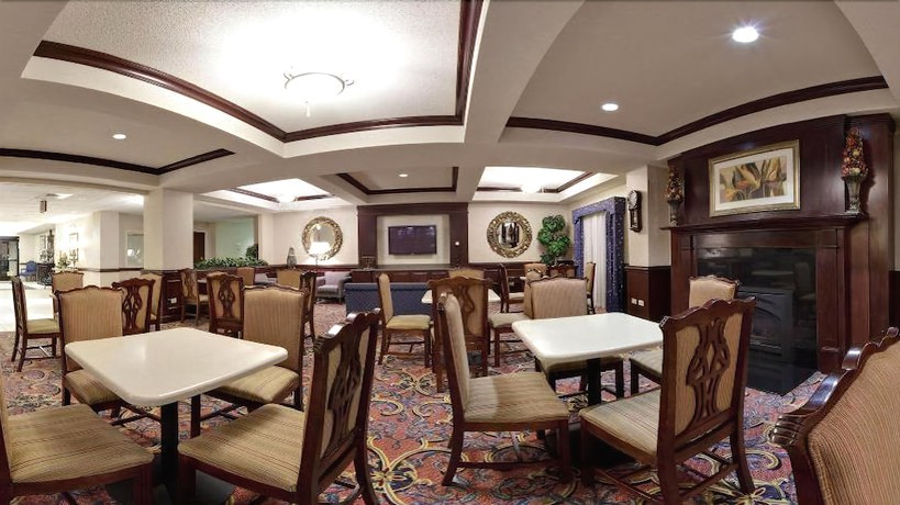 Imagen del bar/restaurante del Hotel Holiday Inn Express and Suites Chesapeake, An Ihg. Foto 2
