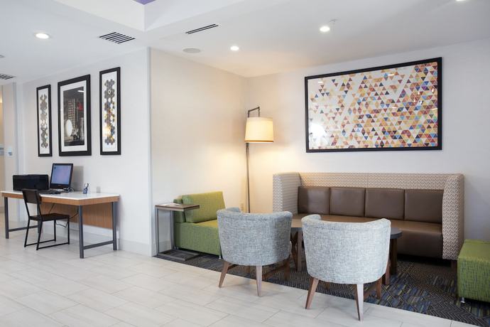 Imagen de los interiores del Hotel Holiday Inn Express and Suites Chester, an IHG. Foto 14