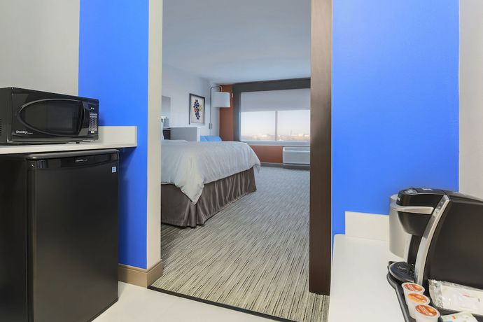 Imagen de la habitación del Hotel Holiday Inn Express and Suites Chicago O\'Hare Airport, an IHG. Foto 17